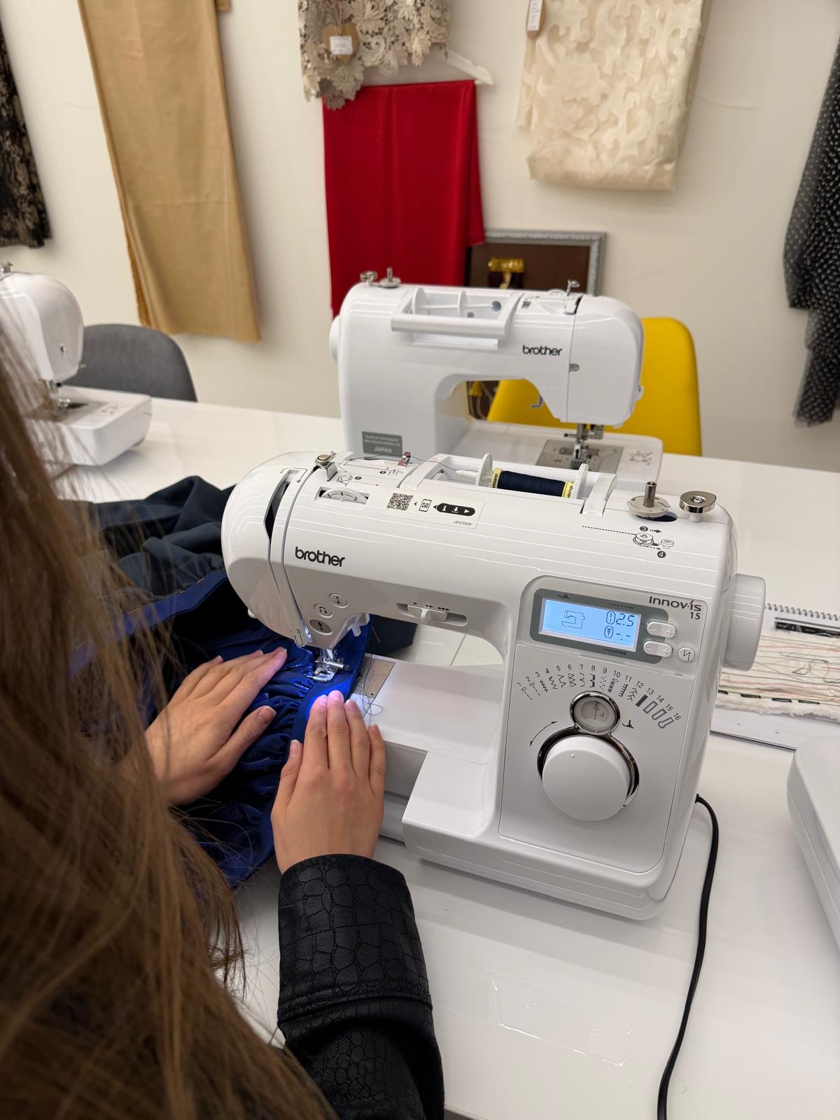 Vikileria-Revive_clases-de-costura-Madrid_atelier-de-costura_corte-y-confeccion_clases-de-costura-en-familia_curso-de-costura-para-principiantes_blog